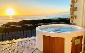 Casa Balena - The Seafront Whale House Experience